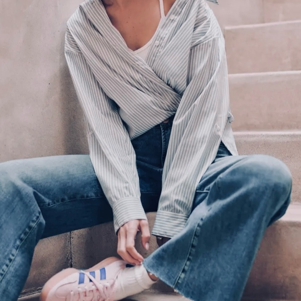 Kut From The Kloth • M • Kaiya Boyfriend Shirt Blue White Stripe Button Up